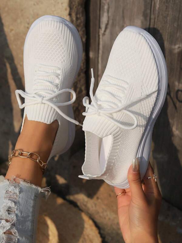 Novos tênis casuais femininos de malha de malha, calçados fitness respiráveis com cadarço, mocassins versáteis de sola grossa