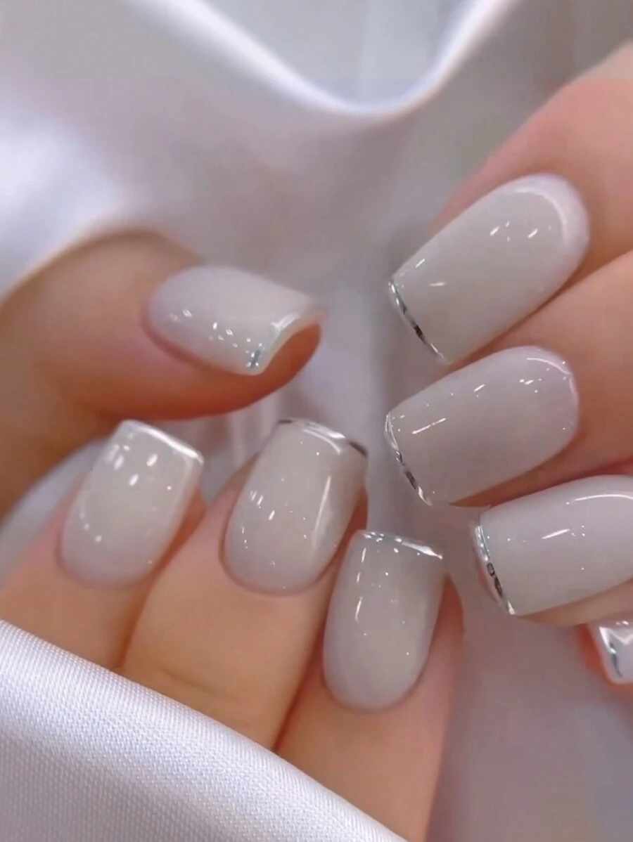 24 pièces Autocollants pour ongles carrés courts pailletés pour French manucure, ajustement parfait, en matériau acrylique. Le set comprend : 1 pièce de gel de gelée et 1 pièce de lime à ongles. Convient pour les femmes et les filles pour une utilisation quotidienne et les accessoires de French manucure pour les fêtes - Multicolore - Voir 1