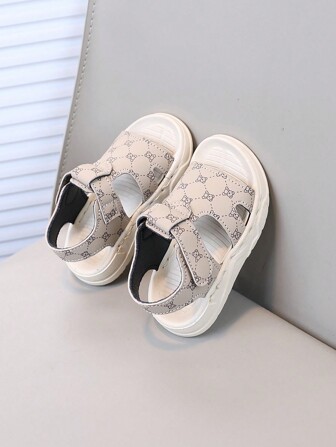 婴儿凉鞋，男童女童时尚百搭防滑耐磨橡胶软底钩环幼儿凉鞋