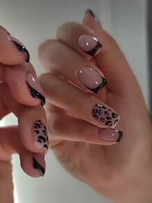 使用 24 件中号方形按压指甲套装立即提升您的外观，简约优雅黑色法式风格纹假指甲时尚暗夜黑色法式风格裸粉色假指甲全覆盖假指甲，适合女性和女孩，包括 1 张粘合标签和 1 件迷你锉刀果冻凝胶，随机发货指甲用品指甲