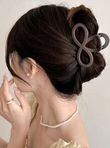 1 pièce Pince à cheveux de style princesse doux et délicat, de texture de haute qualité, de style bohème mignon, simple et élégant, de style loisir et vacances 8,5 cm/3,3 pouces, couleur marron foncé mat, convient aux femmes et aux filles pour l'utilisation quotidienne, queue de cheval haute, trajet, festival, fête, cadeau. Accessoire pour cheveux, pince à cheveux, barrette, pinces à cheveux