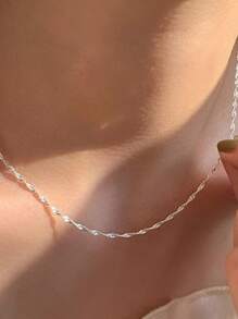 Twisted Laminated Ribbon Choker Necklace In 925 Silver Plated With 18k Gold - 銀色 - 查看 2