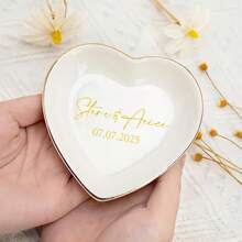 1 件心形陶瓷戒指盘，用于放置戒指、项链、珠宝，适合母亲节、婚礼、节日装饰、戒指架、创意陶瓷戒指托盘，送给朋友、家人、周年纪念日、母亲节、女朋友的礼物，定制情侣名字珠宝托盘，毕业礼物 - 白色 - 查看 2