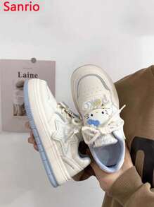 Sanrio 1 Pezzo Scarpe sportive casual in pelle con lacci e superficie in KT Cat di Sanrio, bianche, traspiranti, multifunzionali e per donne