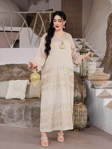 2026新款斋月传统优雅刺绣金/银阿拉伯女式长袍，带流苏、V领、开衩下摆和中长袖 - 杏色 - 查看 2