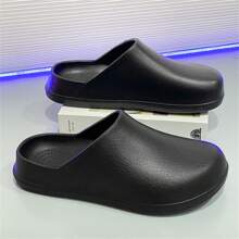 Men's Chef Shoes, Closed-Toe Sandals, Breathable Slip-On Clogs, Non-Slip, Comfortable, Lightweight, Soft, Suitable For Kitchen Work, Fashion Black, Plus Size
