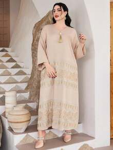 2026新款斋月传统优雅刺绣金/银阿拉伯女式长袍，带流苏、V领、开衩下摆和中长袖 - 杏色 - 查看 6