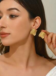 VceTd 一对时尚几何不锈钢耳钉，适合都市职业女性通勤佩戴 - FYD6068 - 查看 2