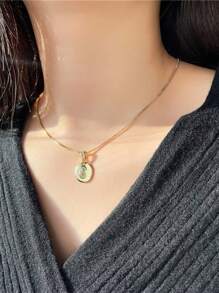 Initial Letter Medal Necklace With Studded Zirconias, Anti-Allergic, 18k Gold Plated - 金色 - 查看 3