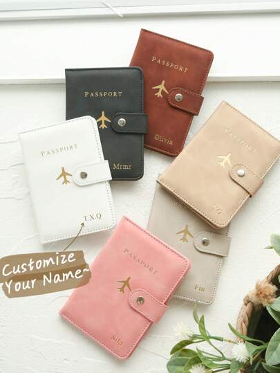 Takeoak ปกพาสปอร์ตหนังกลับลายอักษรย่อสีทองแบบกำหนดเองพร้อมหัวเข็มขัด, ที่ใส่เอกสารและบัตร, ของขวัญเดินทางสำหรับเพื่อนเจ้าสาว วันเกิด วันแม่, สำหรับนักเรียน, ที่จัดระเบียบการเดินทาง, ของชำร่วยงานปาร์ตี้สาวโสด, สิ่งจำเป็นสำหรับการเดินทางสำหรับผู้หญิง 2026