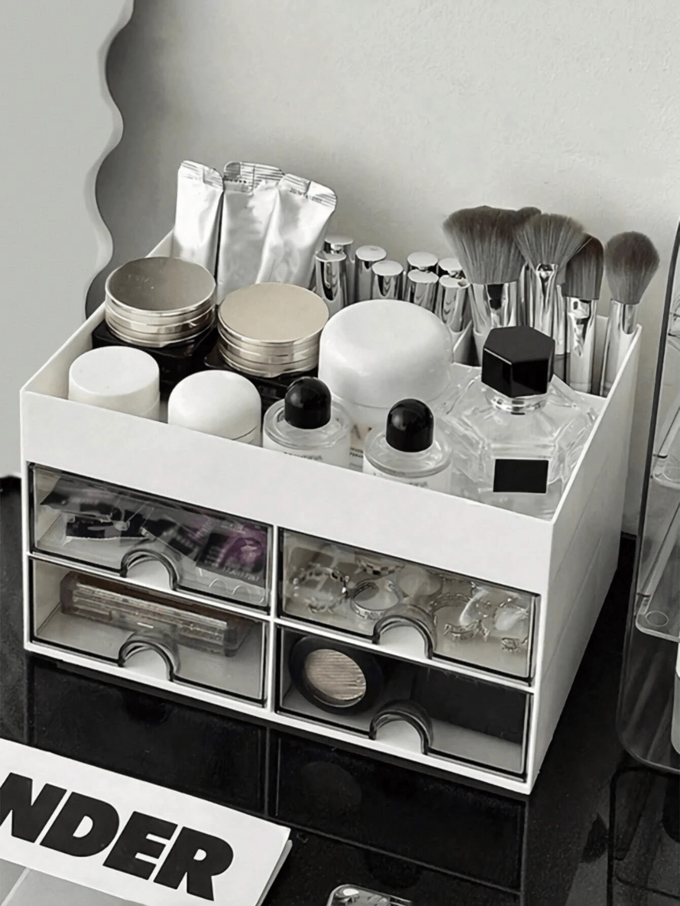 1pc Makeup Storage Box, Desktop Organizer With Drawer, Multi-Grid Large Capacity Cosmetic Display Case, Makeup Brush Holder, Suitable For Storing Lipstick, Jewelry, Manicures, Skincare Product, Bathroom Vanity Organiser, Dressing Table Decor, Stationery Container, Back-To-School Supplies, Holiday Gift, Christmas Present