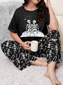 Set de pijamale confortabile pentru femei, mărime plus, tricou cu mânecă scurtă cu imprimeu de schelete de Halloween și pantaloni de lenjerie, costum din 2 piese - Multicolor - Vizualizare 1