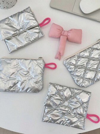 爱心银色零钱包，钻石网格银色爱心可爱手提包，化妆零钱包，便携式收纳卫生包