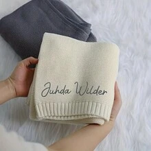1 pieza Manta de punto personalizada con texto bordado, manta de tela de punto suave y transpirable con nombre personalizado para regalo de aniversario, cumpleaños y baby shower - 80*100cm - Ver 8