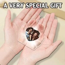 1pc Personalized Acrylic Heart-Shaped Photo Keychain, Versatile For Backpack, Key Ring, Holiday Gift