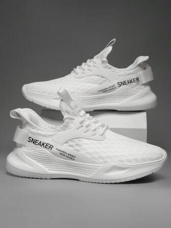 新款百搭休闲便鞋，透气防滑跑步运动鞋