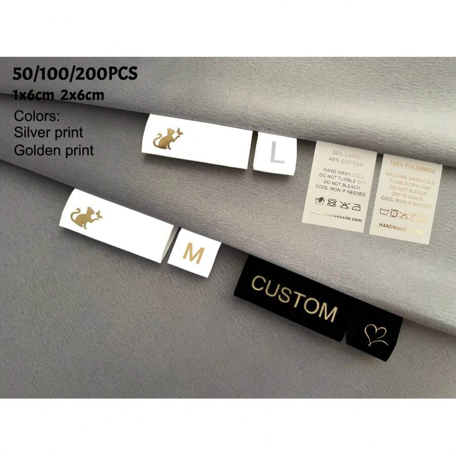 Bộ 50-200 nhãn may quần áo bằng sợi polyester tùy chỉnh, nhãn có thể giặt được, nhãn vải màu trắng có dập nóng, thiết kế dập bạc, cổ áo quần áo nam và nữ, nhãn thủ công thêu tinh xảo, cá nhân hóa cho quần áo, túi xách, váy, áo phông, mũ, khăn quàng cổ, đồng phục học sinh, ga trải giường, mũ, tất, cặp học sinh, v.v.