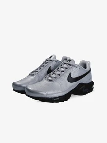 Nike Unisex Air Max Plus Silver - Wolf Grey/Black/Metallic Silver - View 2