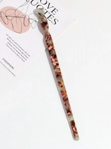 1个女士时尚简约优雅亚克力发夹，适合日常佩戴，可做发髻、盘发、发夹、发饰、发型设计，也可作为学习用品、发饰或头部配饰。