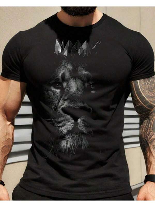Camiseta Masculina Lion King em Algodão Preto - Design Monocromático