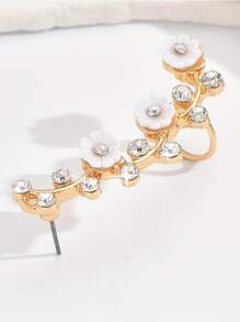 甜美优雅的耳环，由金属水钻、人造珍珠树脂、花卉朋克、时尚耳环、度假派对、女士珠宝制成 - 花朵耳掛 - 查看 2