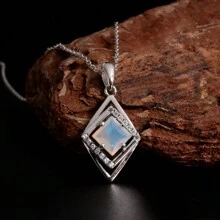 Bolaijewelry Una pieza de elegante colgante de plata con ópalo natural, piedra natal de octubre, para mujeres en aniversarios, banquetes y bodas