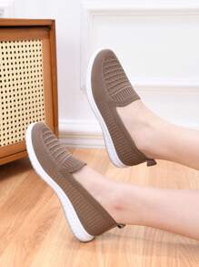 2025 New Spring/Autumn Lightweight Women Shoes, Middle-Aged/Elderly Mother Shoes, Soft Bottom Anti-Slip Breathable Flats, Comfortable Granny Shoes, Casual Slip-On - Khaki - View 4