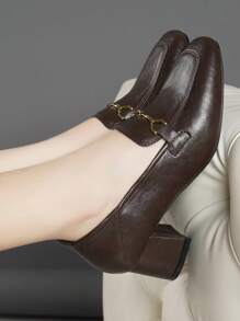 女士时尚方头金属扣粗跟软底休闲正装办公室工作鞋，舒适棕色高跟鞋