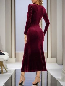 新款秋冬 V 领修身连衣裙，优雅天鹅绒鱼尾礼服 - 酒紅色 - 查看 2