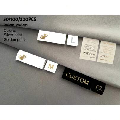 Etiquetas personalizadas de 50-200 piezas de fibra de poliéster plástico para ropa, etiquetas de tela blanca con estampado en caliente y diseño de estampado en plata para ropa de hombre y mujer, collares, elegantes etiquetas bordadas hechas a mano personalizadas para ropa, bolsas, vestidos, camisetas, sombreros, bufandas, uniformes escolares, sábanas, sombreros, calcetines, mochilas escolares, etc.