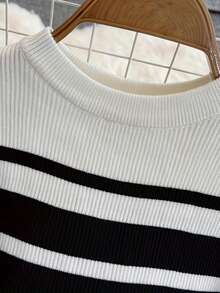 Bộ thời trang thanh lịch thường ngày mùa thu dành cho nữ, Bộ hai mảnh áo len kẻ sọc tương phản thời trang phong cách Hàn Quốc và quần ống rộng, Bộ hai mảnh áo len đi làm thời trang tối giản, sành điệu - trắng - Xem 4