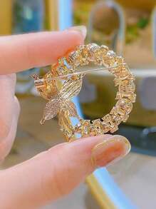 1 Pc Rhinestone Butterfly Faux Pearl Brooch, Elegant Chic Dress Accessory, Suitable For Gifts To Bestie, Girlfriend, Wife, Formal Occasions Dress Accessories Pin For Clothes Bag Charm School Office Accessories Shirts Jacket Jewelry Halloween Clothes Pin Funny Cute Teacher Gifts Costume Accessories Bag Charms Christmas