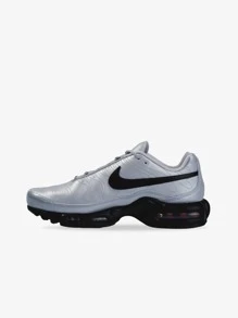 Nike Unisex Air Max Plus Silver - Wolf Grey/Black/Metallic Silver - View 5