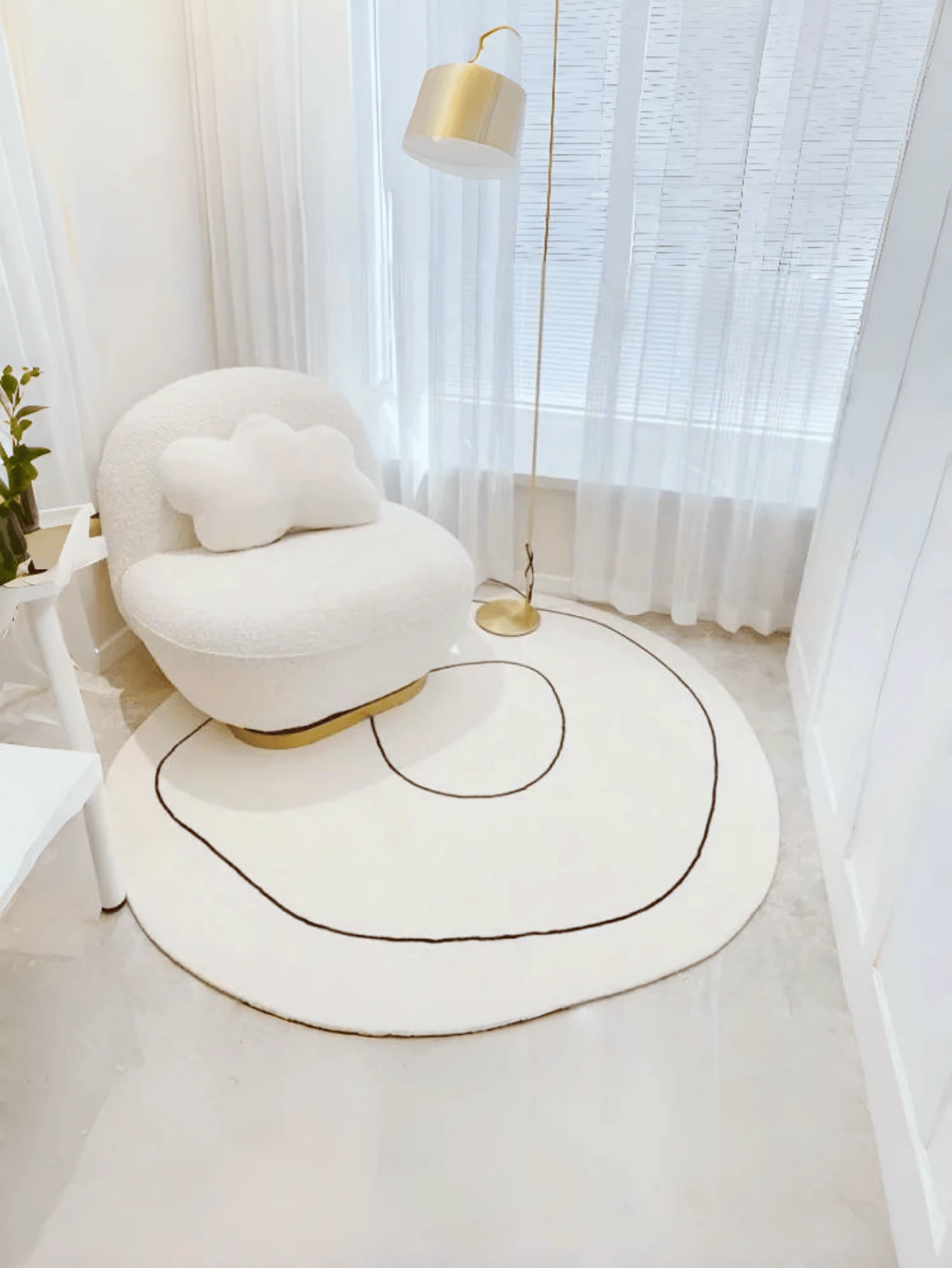 A Luxury Imitation Cashmere Round Rug, Soft And Fluffy, Suitable For Living Room And Bedroom Decoration, Non-Slip, Striped Design Rug