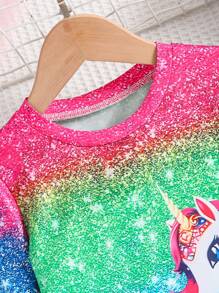 2 Stücke/Set Kleine Mädchen Outdoor Lässig Sport bunte zufällige Streifen & Einhorn Muster Rundhals leichtes Kurzarm T-Shirt mit passenden Shorts Set, Frühling/Sommer