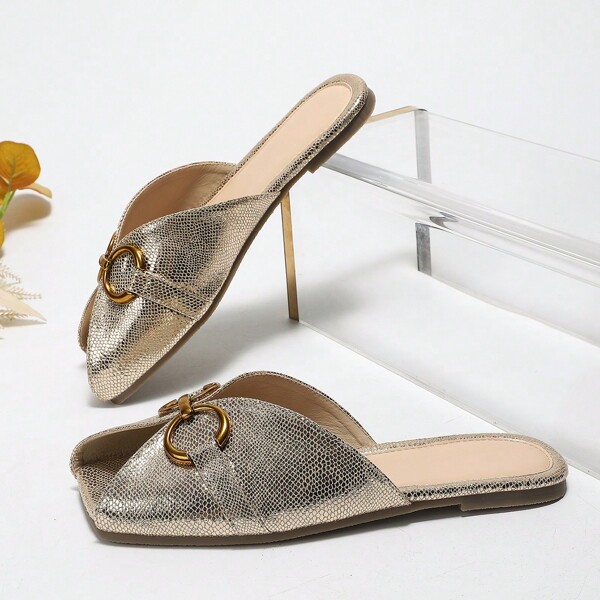 Sandalias de punta abierta de unicolor con hebilla de metal, para que las mujeres las usen afuera en verano, con suela blanda y plana, de estilo francés y de celebridad de internet