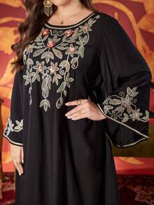 فستان طويل بأنماط عربية للنساء متناهي الصغر، ذو رقبة دائرية، مطرز بالزهور والترتر