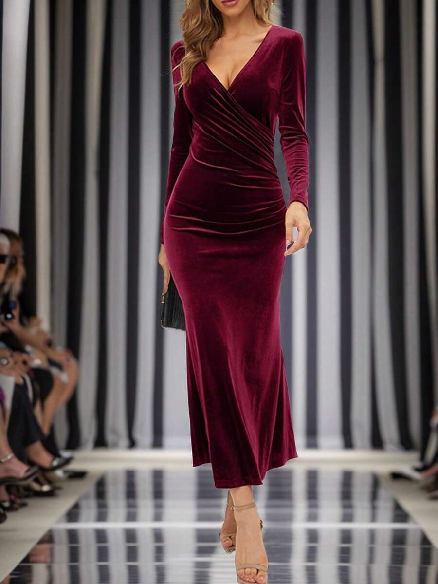 新款秋冬 V 领修身连衣裙，优雅天鹅绒鱼尾礼服 - 酒紅色 - 查看 1