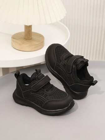 1 双儿童休闲运动鞋，软底，防滑，耐磨，穿脱方便，时尚钩环设计，适合春秋季节