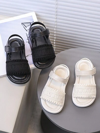 1 件女童超大时尚软底凉鞋，公主风格