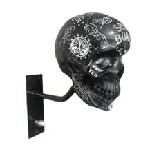1 PIEZA Soporte de pared tipo estante de resina para casco de motocicleta con diseño de calavera, para almacenamiento de cascos, gorras, pelotas de béisbol y cascos de rugby, decoración para el hogar - Multicolor - Ver 18