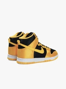 Nike DUNK Women's Sneakers Black/Varsity Maize/White FN4216-001 - Black/Varsity Maize/White - View 3