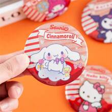 Sanrio Insigne en fer-blanc éclair Sanrio, insigne double éclair d'oignon argenté. Broche anime, boucle de col de dessin animé, épingle de décoration de vêtements