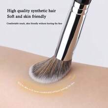 1支膏状腮红刷，模仿指尖涂抹方式，点涂粉状腮红膏，合成毛，可用于腮红、粉底、遮瑕、修容、古铜粉、散粉等多种用途，赠品多多。 - 黑色 - 查看 3