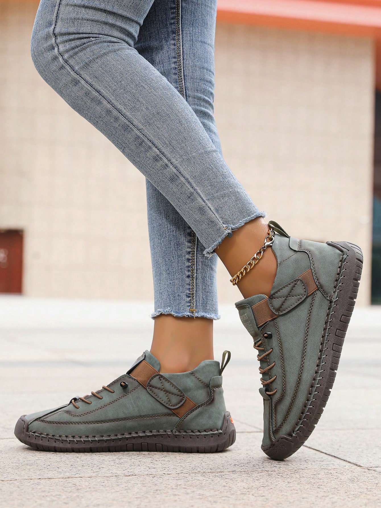 بوت كاحل للنساء موديلات زوجية لخريف/شتاء 2025، خيا...