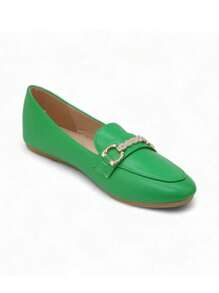 Elegant Loafers With A Metal Buckle And Pearls