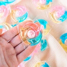 1 boîte de 50 capsules de détergent à lessive parfumées fraîches, 4-en-1 et 7-en-1, protection des couleurs, assouplissant, liquide concentré, facile à utiliser, boîte cadeau