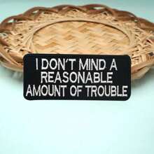 白色文字刺绣补丁和熨烫背衬可缝制 - 黑色 - 查看 6