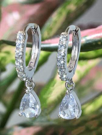 1 对独特的 925 标准纯银白金锆石耳坠女士精美珠宝