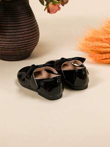 Girls Black Patent Cute Flat Shoes With Bow Decor - Black - View 6